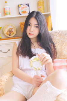 每次回娘家都给父亲玩儿