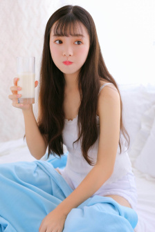 楼上的小女孩